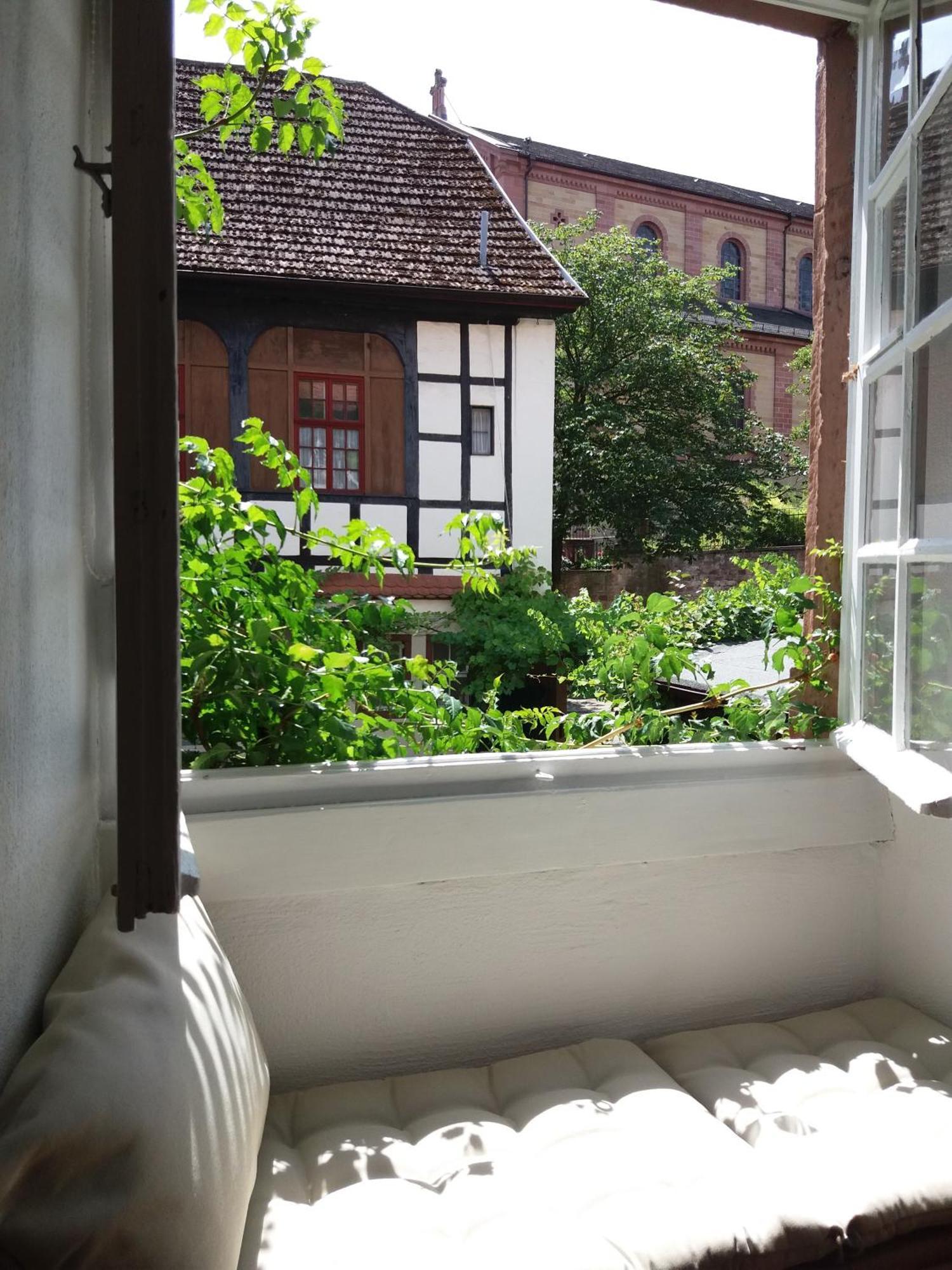 Historischer Adelshof Am Marktplatz, Atelier 70 M² Weinheim Esterno foto